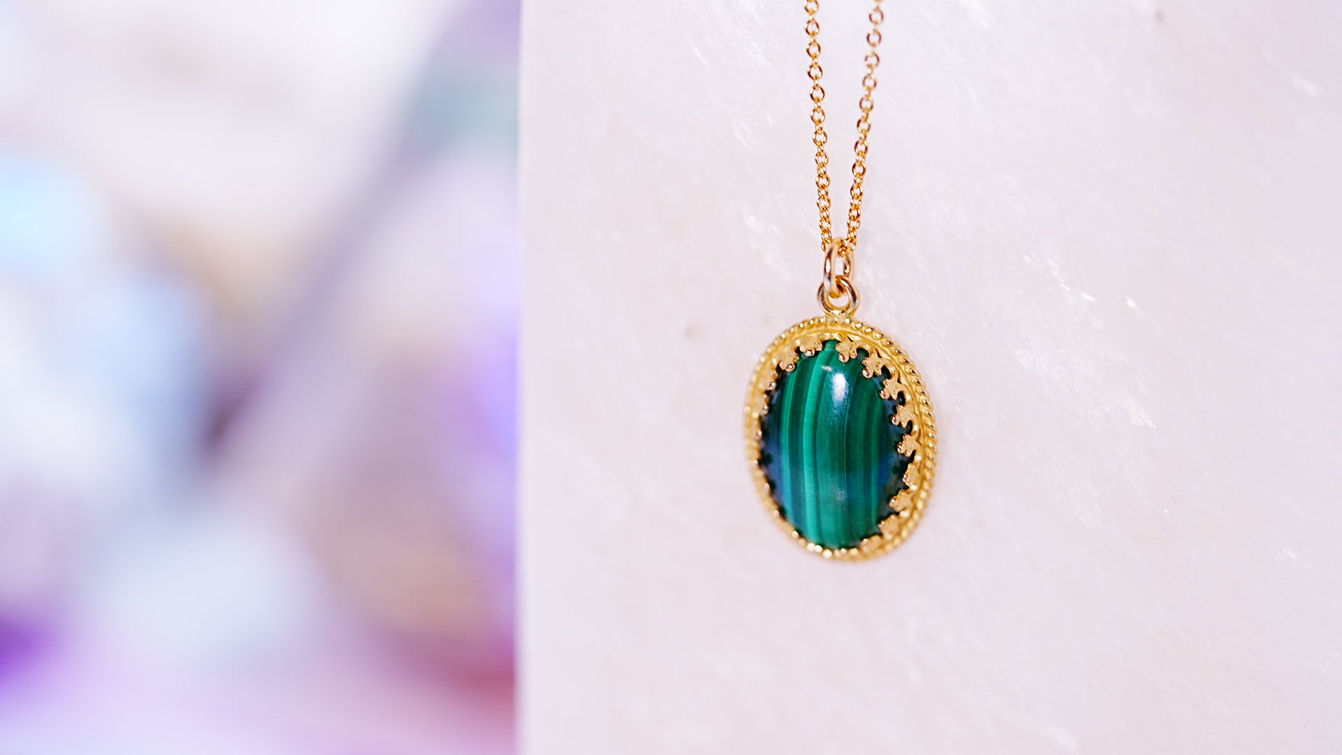 グリーンマラカイト オーバルXLオードリーネックレス【Malachite green/Oval XL Audrey necklace】 –  Juvelia