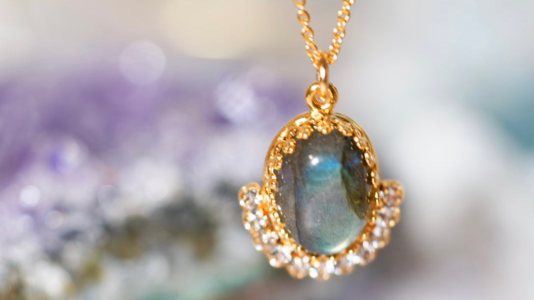 Oval Eleanor LL necklace