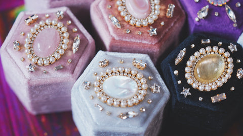 【ホワイトシェル＆パウダーグレー】ホワイトシェル　国賓ボックス【White Shell&Poeder Gray/Hexagon ring box】