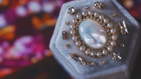 【ホワイトシェル＆パウダーグレー】ホワイトシェル　国賓ボックス【White Shell&Poeder Gray/Hexagon ring box】