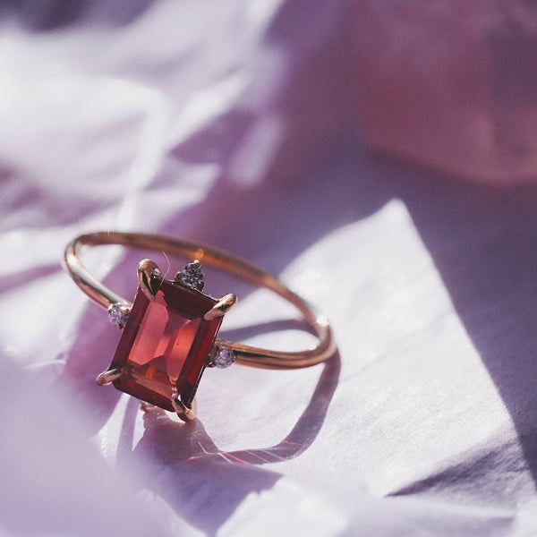 ガーネット カルテットレクタングルリング – Juvelia