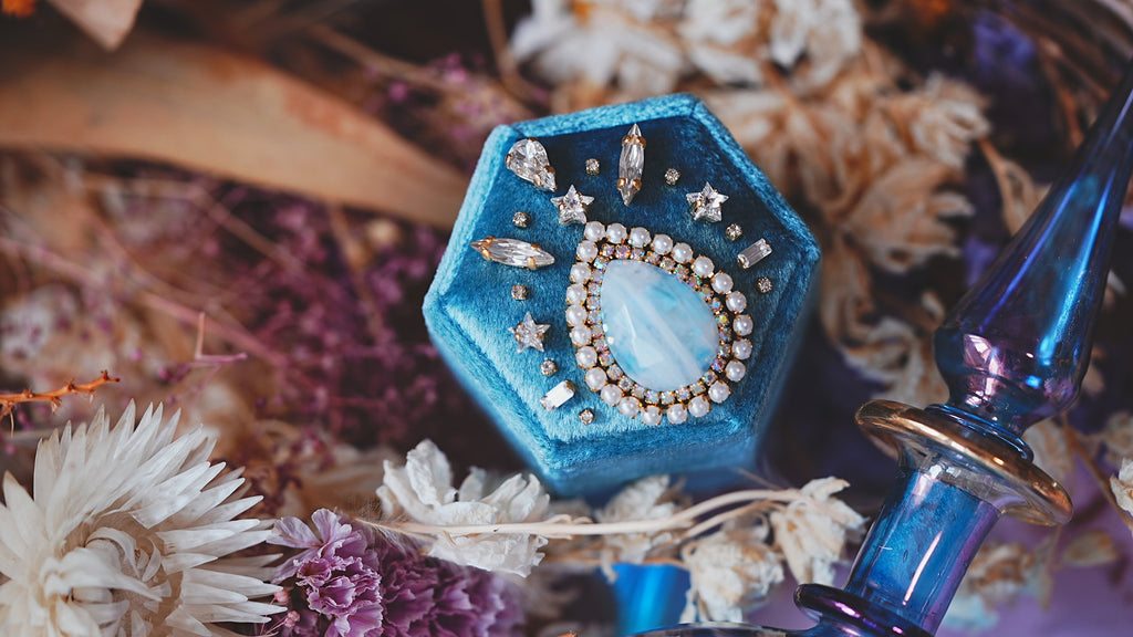 【レインボームーンストーン&ピーコック】レインボームーンストーン　ヘキサゴンボックス【Rainbow  moonstone&Peacock/Hexagon ring box】