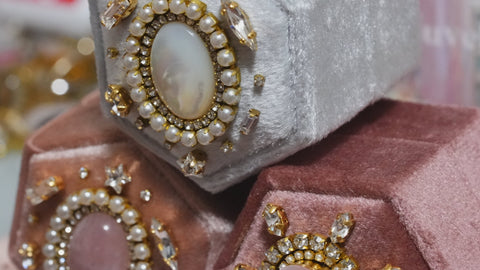 【ホワイトシェル＆パウダーグレー】ホワイトシェル　国賓ボックス【White Shell&Poeder Gray/Hexagon ring box】