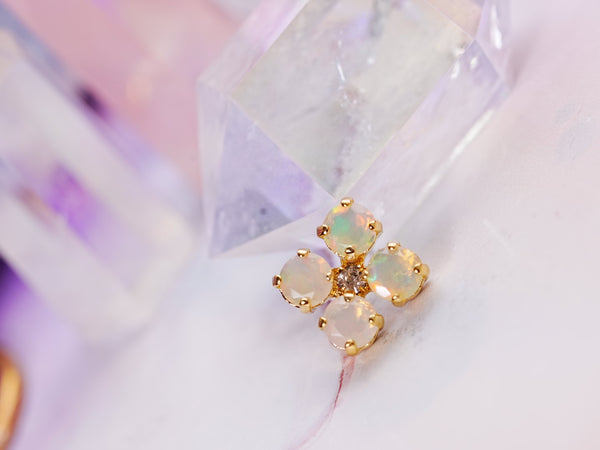 【10月誕生石】オパール　4ペタルイヤリング【Opal/4 petals earring】