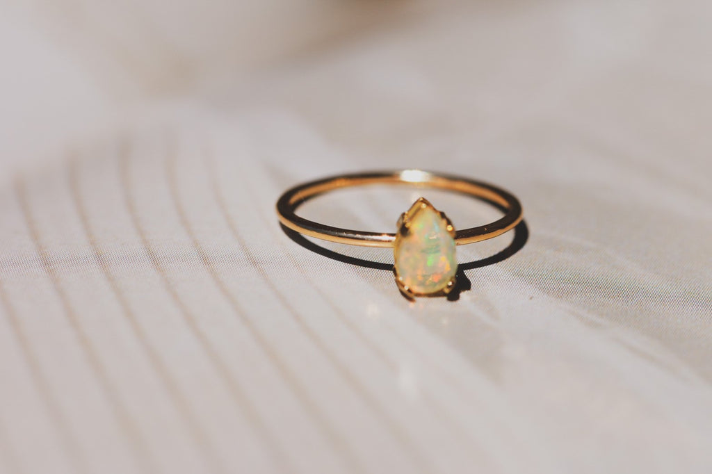 【10月誕生石】エチオピアンオパール　ペアシェイプSファセットリング【Ethiopian Opal/Pear shape small ring】