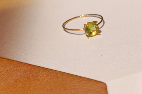 【8月誕生石】ペリドット　K10 ブリリアント6リング【Peridot/K10 Brilliant ring (6mm)】